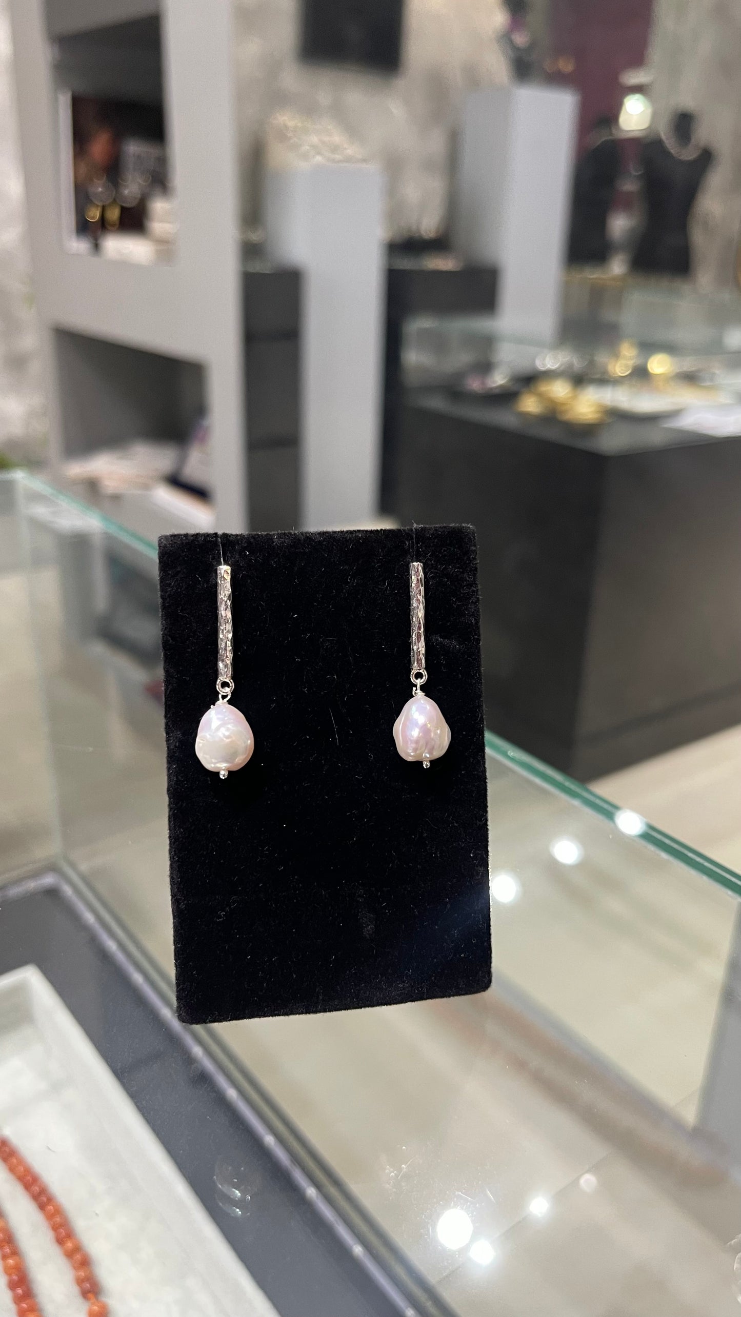 Dancing Pearls