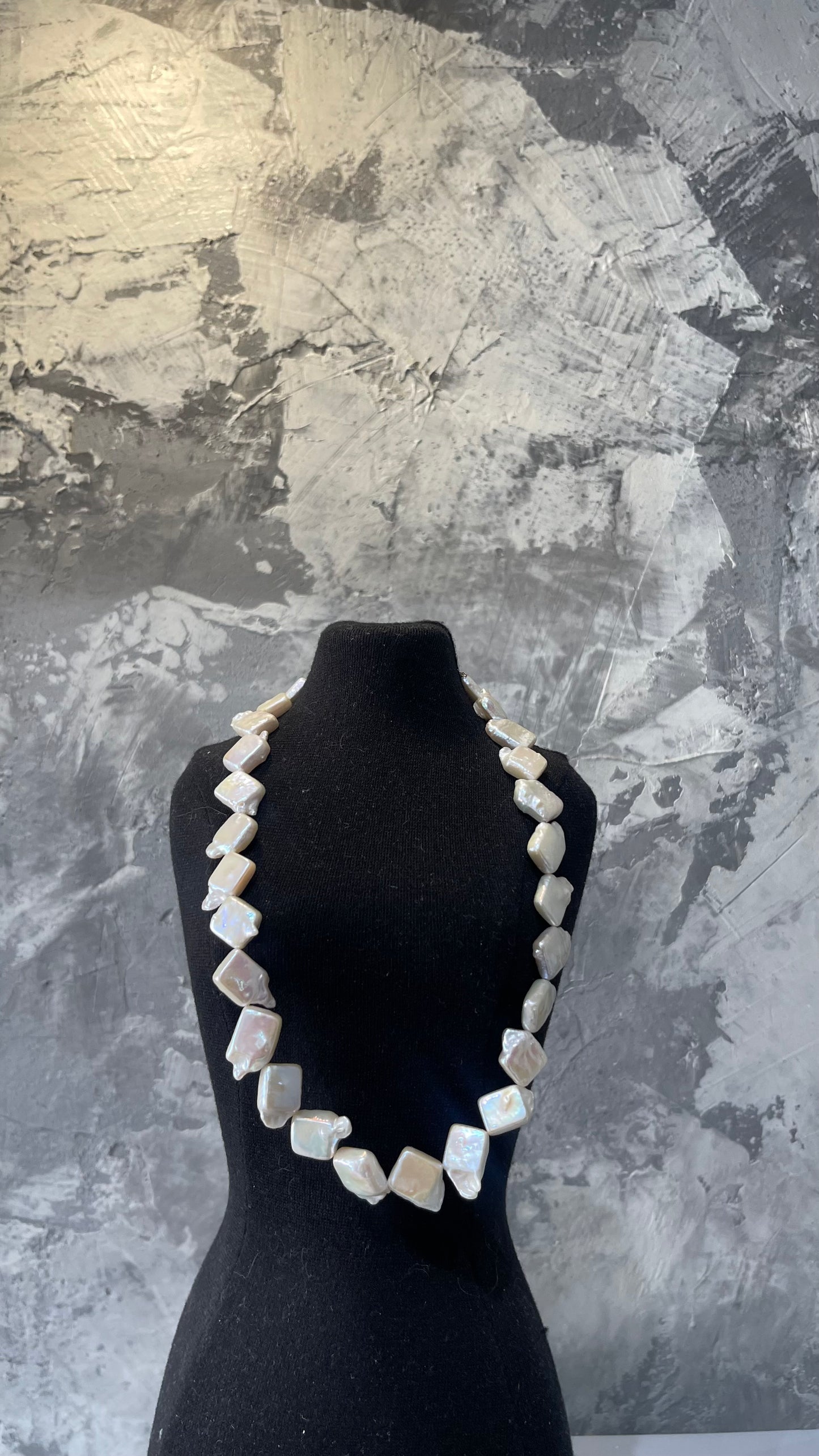 Square baroque necklace