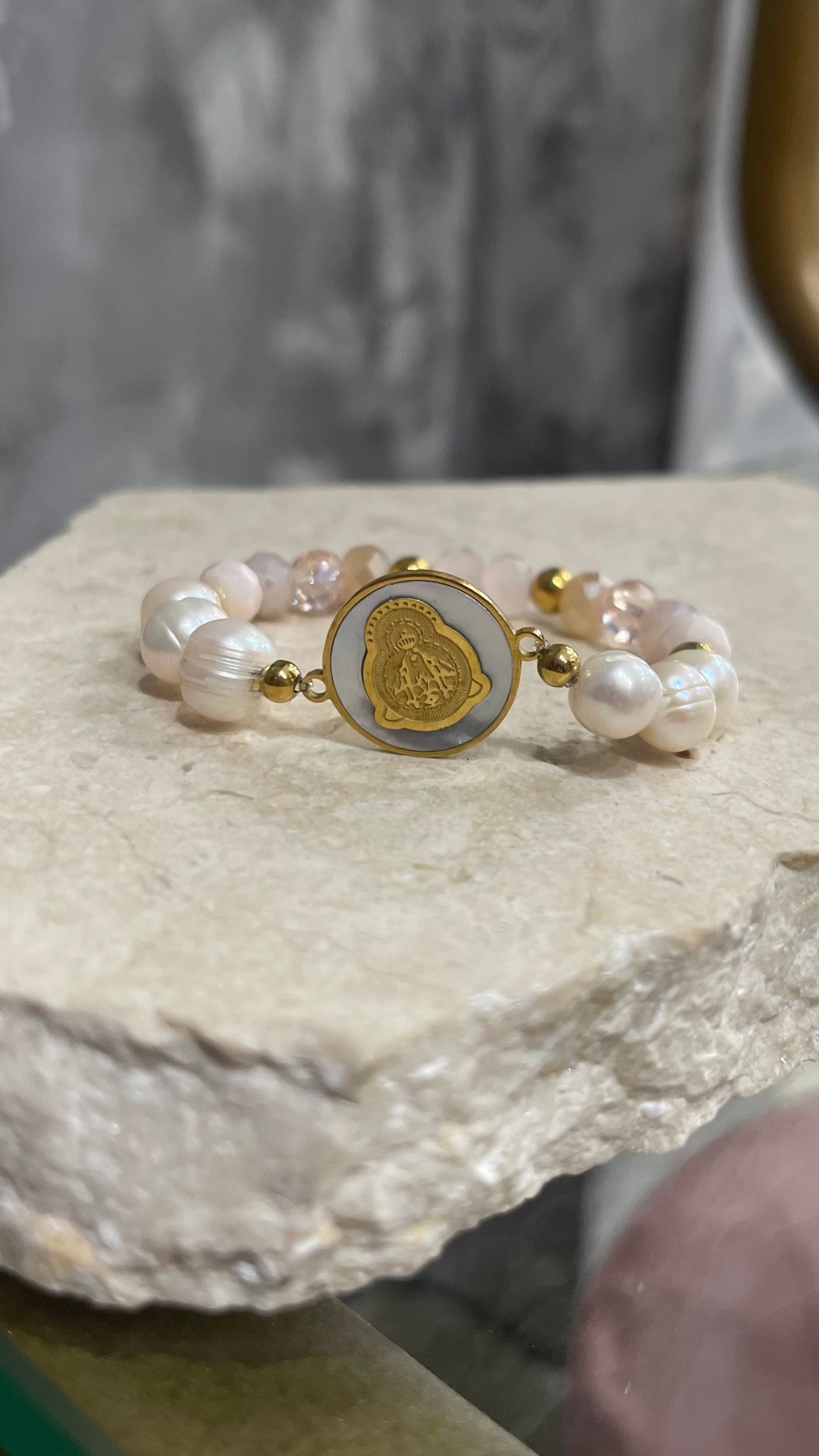 Virgen de Suyapa Pulsera de perlas