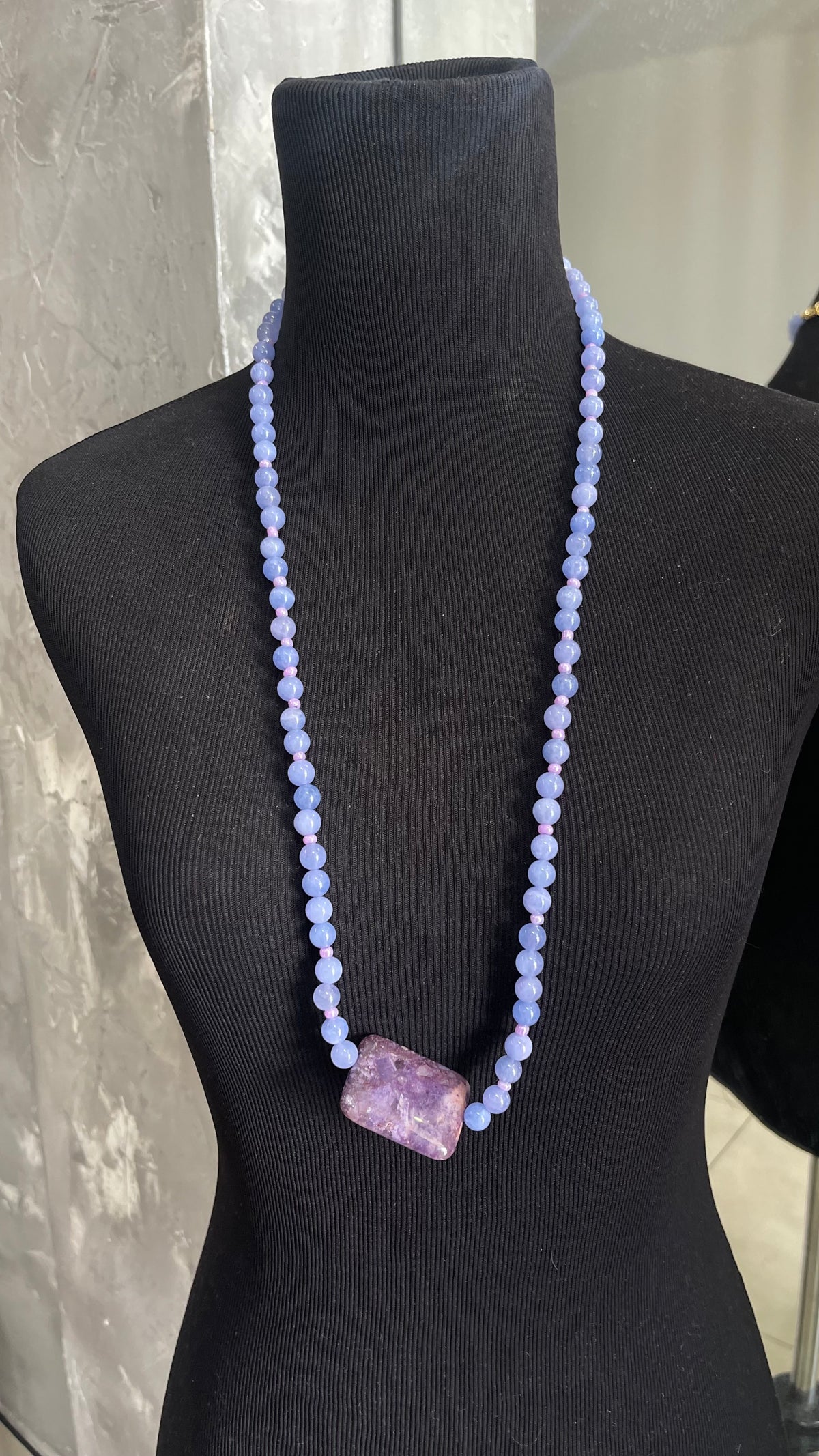 VIOLETA MODERNO