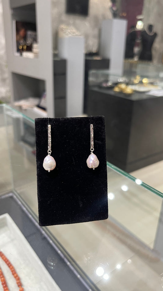 Dancing Pearls