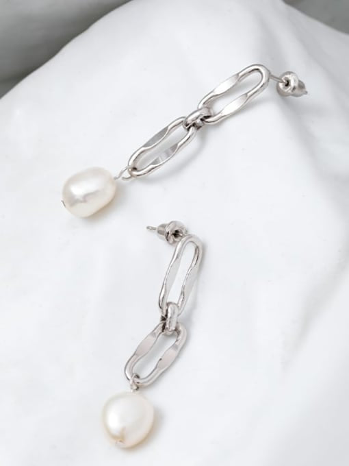 Chain & Pearls