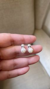 Button & Pearl (Pre order )