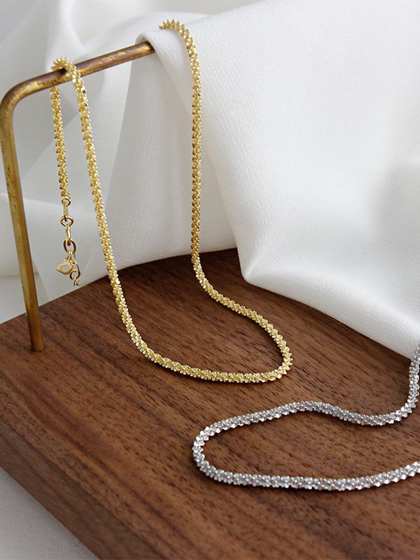 Minimalist Chains