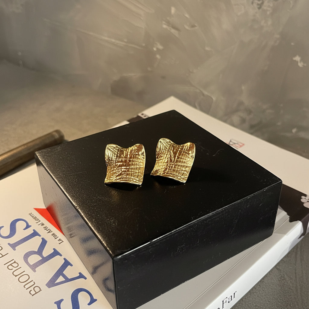 Waves Studs