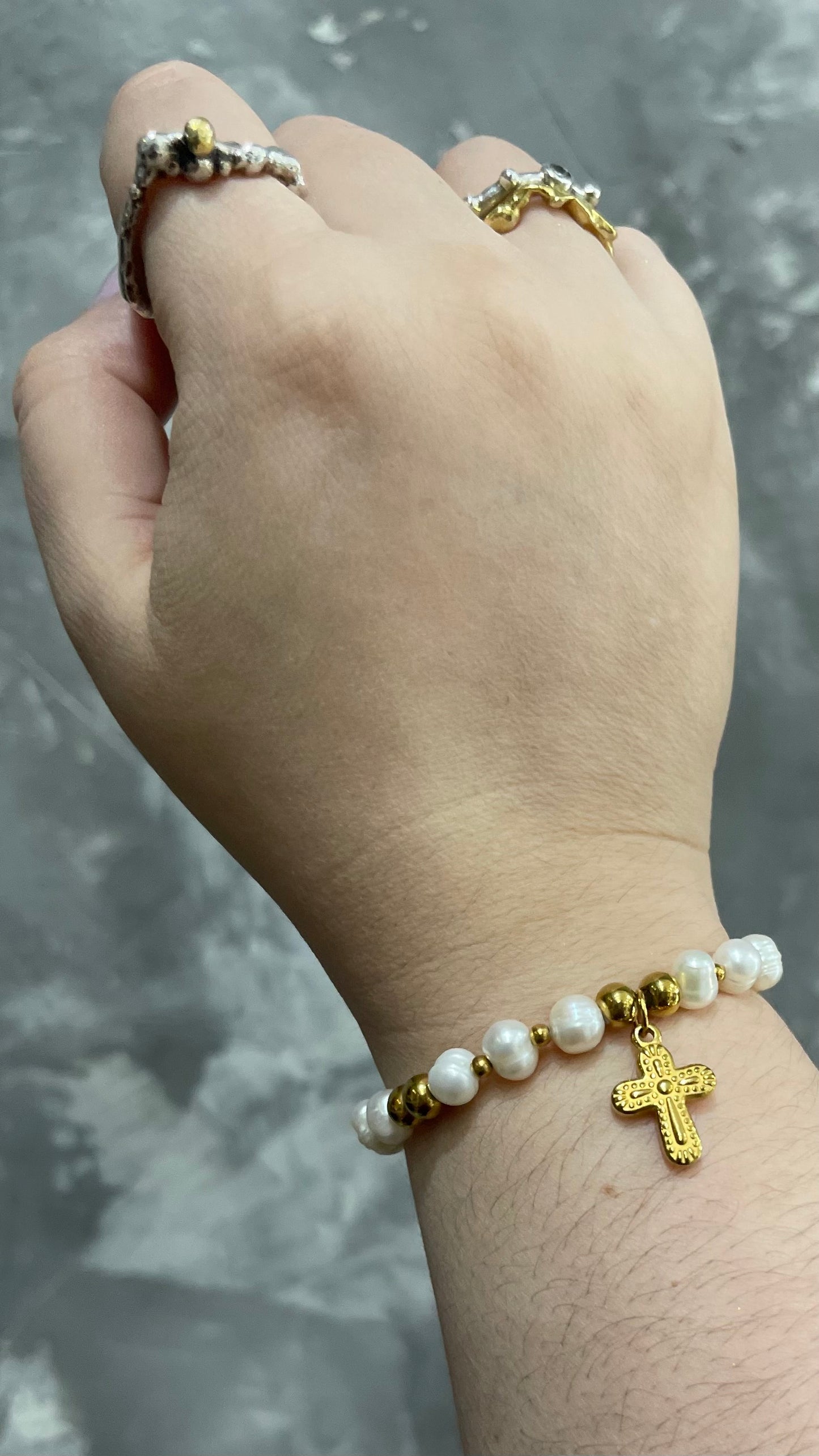 Pearls Bracelets (FÉ)