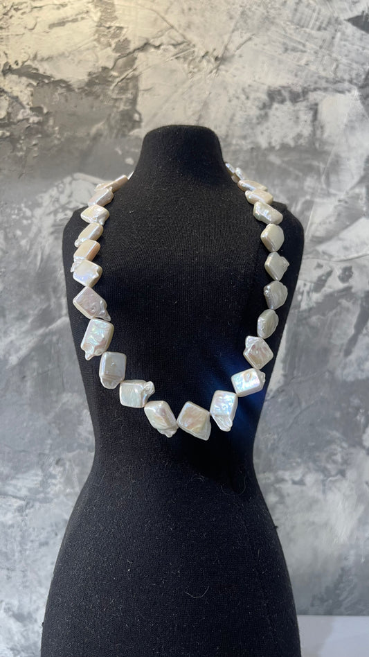 Square baroque necklace