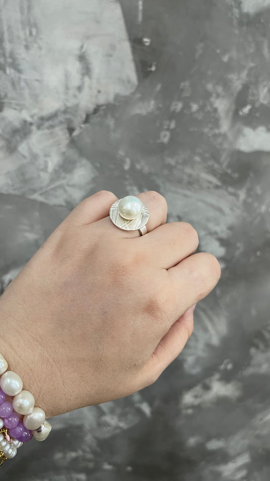 The Pearl Ring